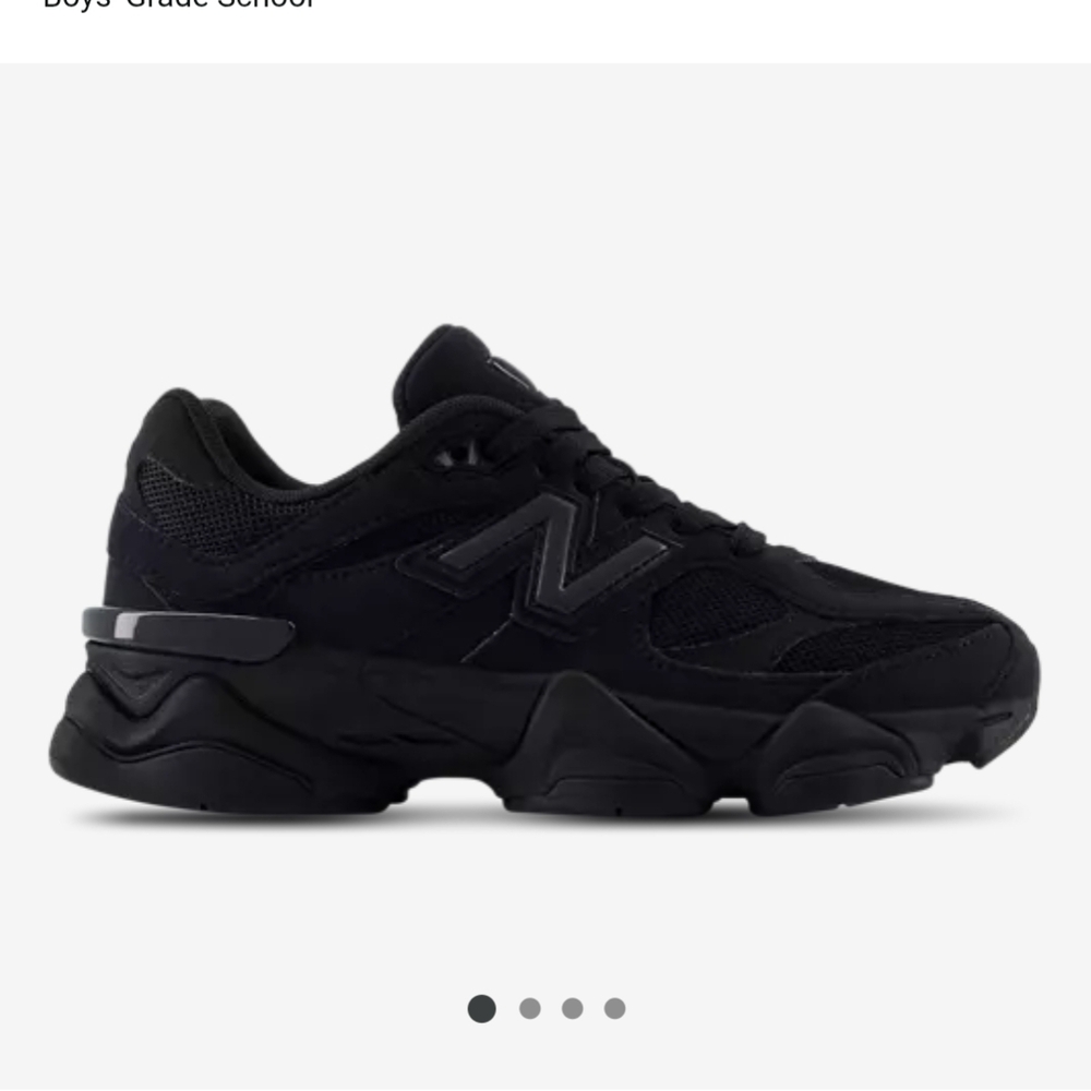 New Balance Black Sneakers